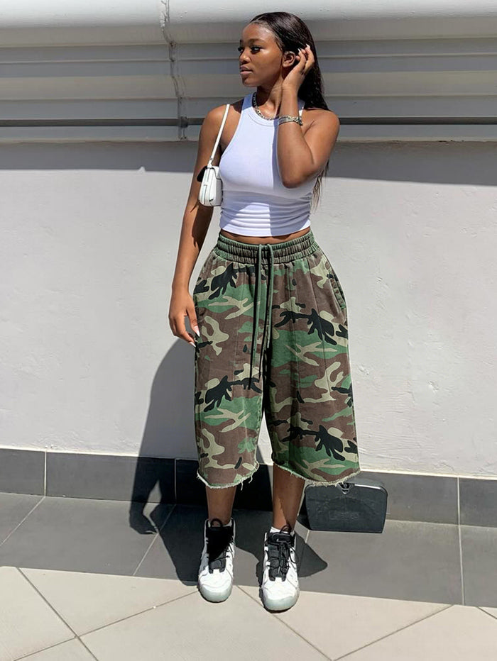 Camouflage Print Wide Leg Fifth Pants SH 391602