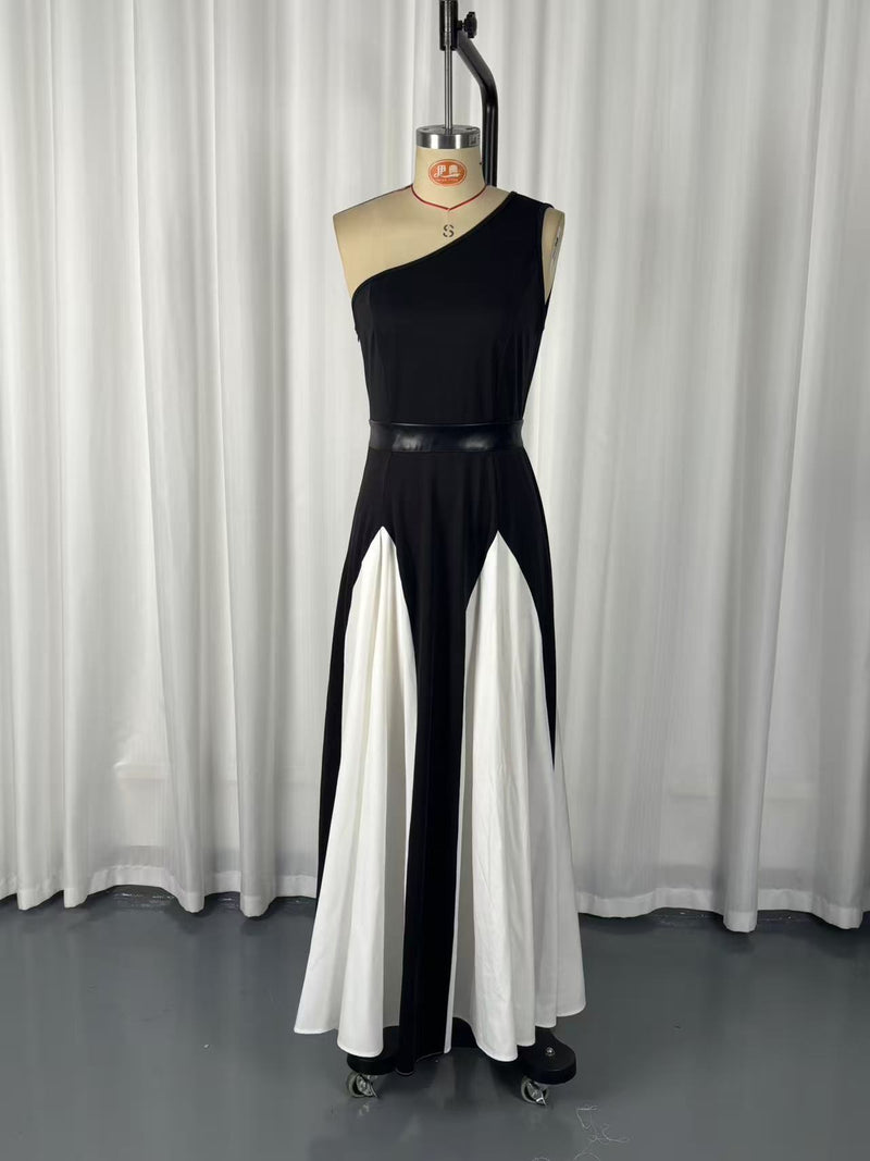Single Shoulder Contrast Color Split Maxi Dress GWDS 260404