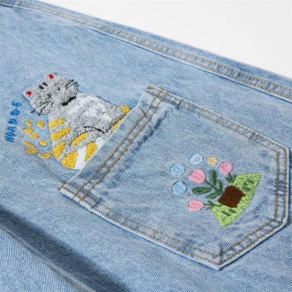 Plus Size Cat Embroidered Multi Pockets Jeans GYLN 6334