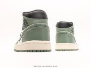 NIKE AIR JORDAN MID