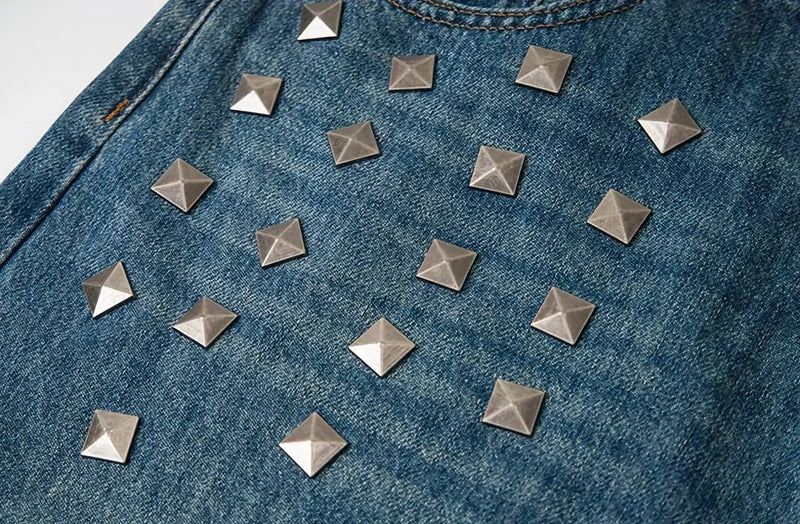 Plus Size Rivet Detail Straight Leg Jeans GYLN 4689