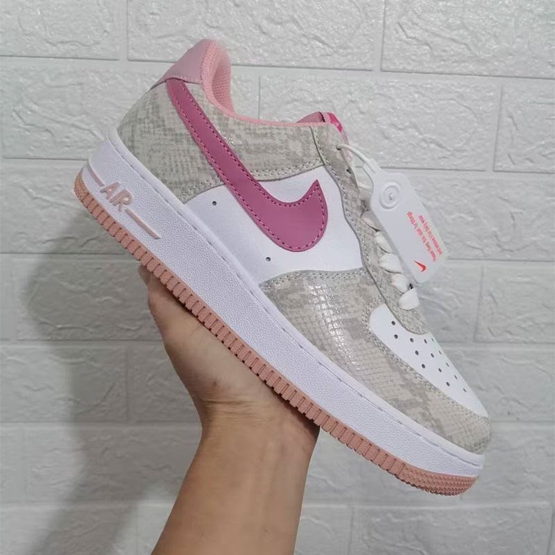 Nike Low Top 14